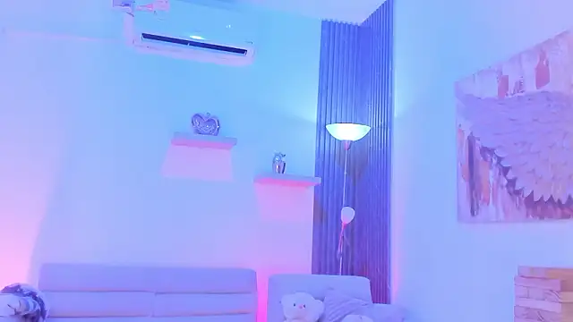 Snapshot of TAHIELA_ chatting on 02/10/26, 11:03 TAHIELA online show from 02/10/26, 11:03