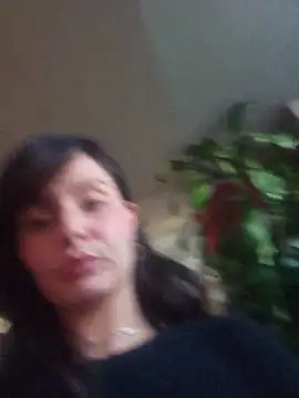 Snapshot of RoxanneRiddle69 chatting on 06/17/26, 10:43 RoxanneRiddle69 online show from 06/17/26, 10:43