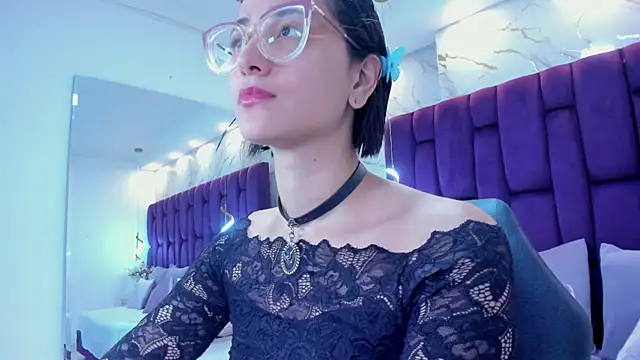 Snapshot of crystalstonee chatting on 02/16/26, 09:44 crystalstonee online show from 02/16/26, 09:44