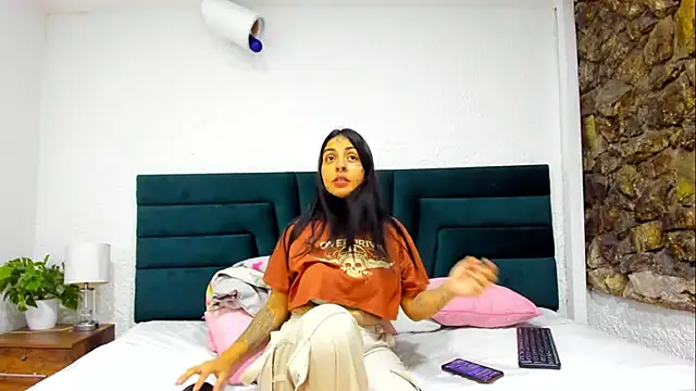 Dahliablack online show from 04/04/26, 12:35