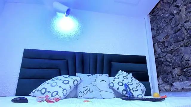 Dahliablack online show from 05/10/26, 12:43