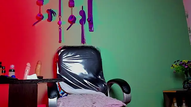 Snapshot of hazz_smith_ chatting on 02/20/26, 05:35 hazz smith online show from 02/20/26, 05:35