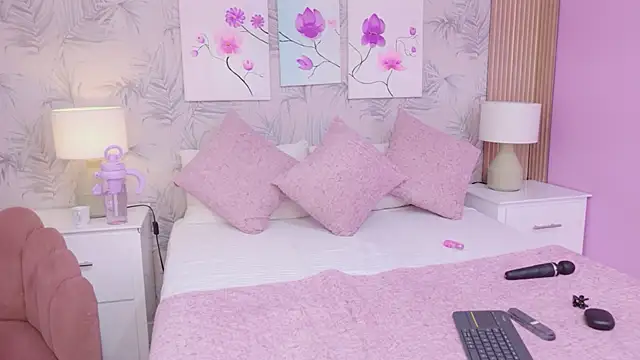 Snapshot of AlejandraMartinezz chatting on 02/05/26, 12:54 AlejandraMartinezz online show from 02/05/26, 12:54