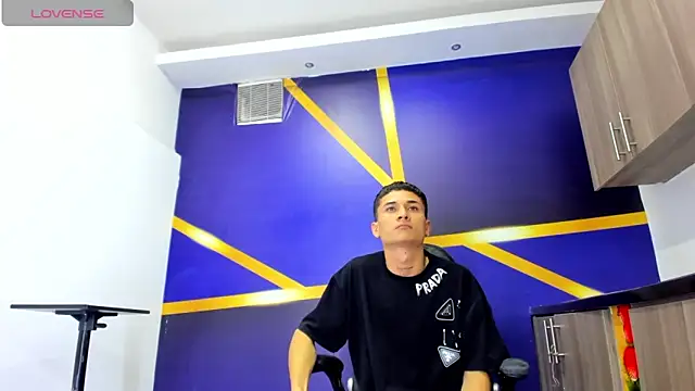 Snapshot of Matheus_Ic chatting on 02/14/26, 08:49 Matheus Ic online show from 02/14/26, 08:49