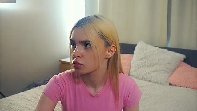 Snapshot of PatricePerlow chatting on 02/15/26, 07:51 PatricePerlow online show from 02/15/26, 07:51