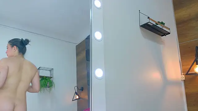 Snapshot of AnnieRouse__ chatting on 03/04/26, 11:38 AnnieRouse online show from 03/04/26, 11:38