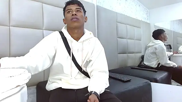 Snapshot of TonnyMarck chatting on 02/19/26, 03:02 TonnyMarck online show from 02/19/26, 03:02