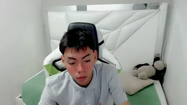 Snapshot of Liarr_ chatting on 02/02/26, 07:56 Liarr online show from 02/02/26, 07:56