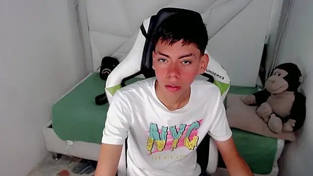 Snapshot of Liarr_ chatting on 02/03/26, 08:14 Liarr online show from 02/03/26, 08:14