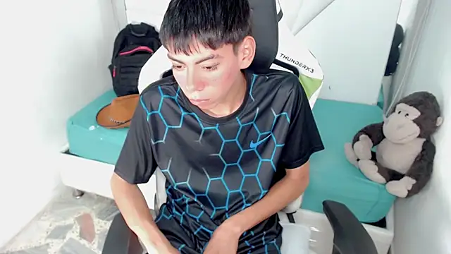 Snapshot of Liarr_ chatting on 02/25/26, 07:45 Liarr online show from 02/25/26, 07:45