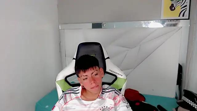 Snapshot of Liarr_ chatting on 03/02/26, 08:04 Liarr online show from 03/02/26, 08:04