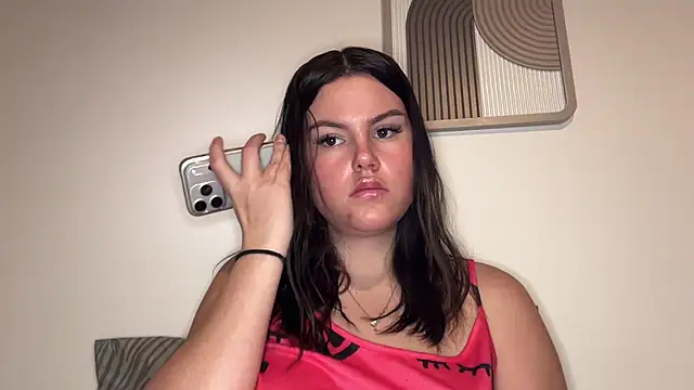 Snapshot of kiaraaaa75 chatting on 02/16/26, 08:05 kiaraaaa75 online show from 02/16/26, 08:05