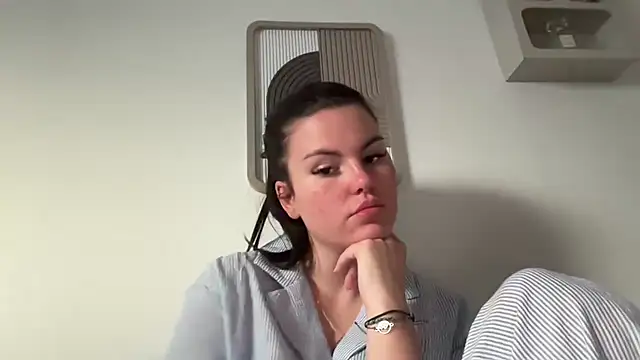 kiaraaaa75 online show from 04/20/26, 06:20