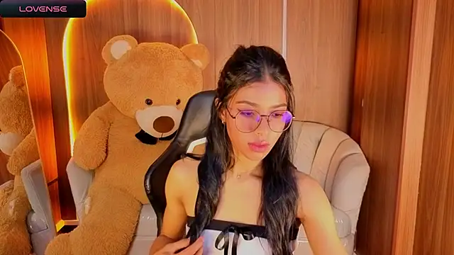 Snapshot of Alina_b_ chatting on 02/03/26, 08:14 Alina b online show from 02/03/26, 08:14