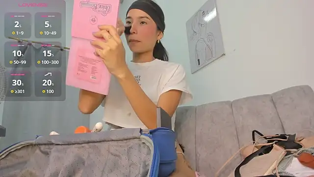 velvetluna  online show from 05/08/26, 01:05