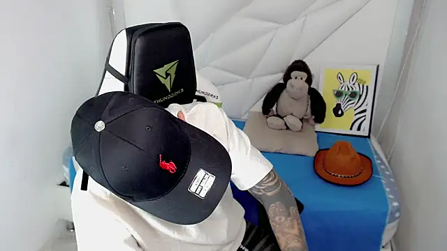 Black diamondd  online show from 02/07/26, 01:59