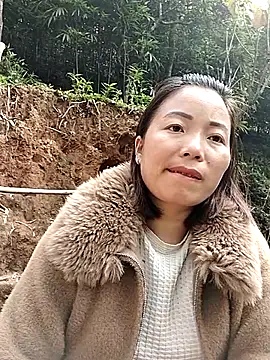 Snapshot of Ella-aa chatting on 03/03/26, 02:07 Ella-aa online show from 03/03/26, 02:07