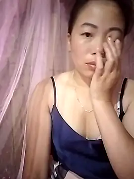 Snapshot of Ella-aa chatting on 03/03/26, 09:42 Ella-aa online show from 03/03/26, 09:42