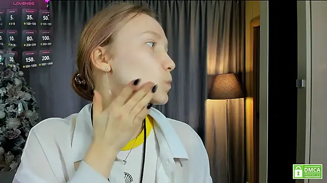 Cutie Ellis online show from 03/15/26, 10:21