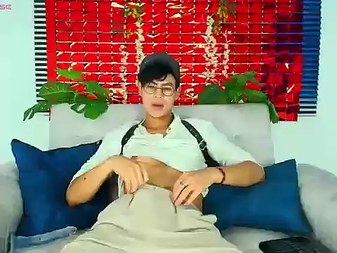 Snapshot of ThiiagoSaeenz chatting on 02/16/26, 03:57 ThiiagoSaeenz online show from 02/16/26, 03:57