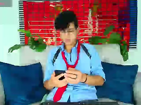 Snapshot of ThiiagoSaeenz chatting on 02/18/26, 10:50 ThiiagoSaeenz online show from 02/18/26, 10:50