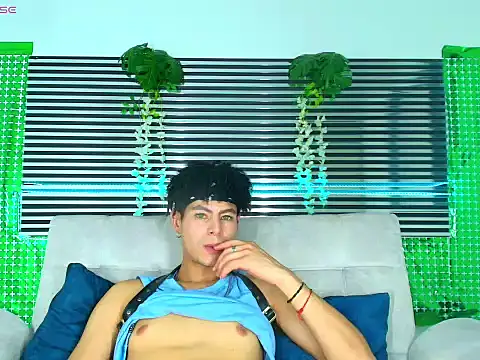 ThiiagoSaeenz online show from 03/19/26, 04:49