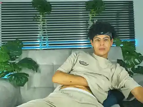 ThiiagoSaeenz online show from 04/07/26, 05:19