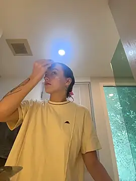 MiaTee online show from 03/26/26, 02:17