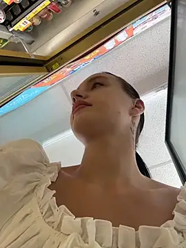 MiaTee online show from 04/17/26, 02:03