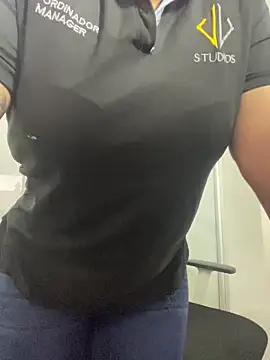 Snapshot of Nahomy_Benett chatting on 02/22/26, 11:42 Nahomy Benett online show from 02/22/26, 11:42