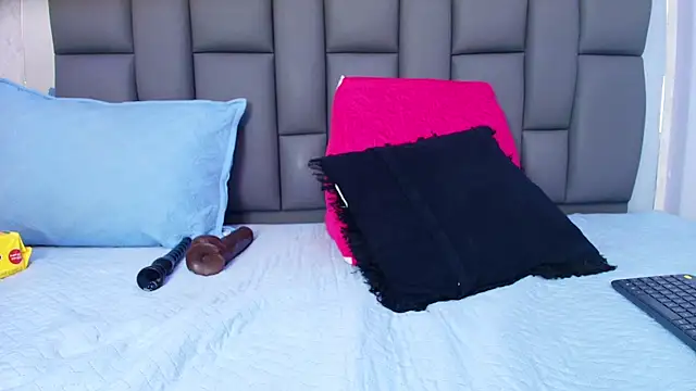 melany roberts  online show from 04/08/26, 03:06