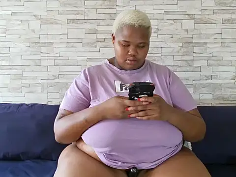 Snapshot of BustyBmw chatting on 02/24/26, 08:56 BustyBmw online show from 02/24/26, 08:56