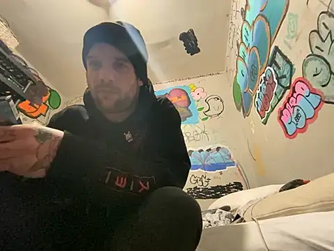 Snapshot of gothboiplzty chatting on 02/24/26, 11:25 gothboiplzty online show from 02/24/26, 11:25