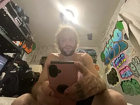 Snapshot of gothboiplzty chatting on 07/04/26, 04:18 gothboiplzty online show from 07/04/26, 04:18