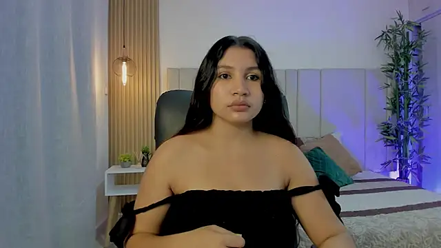 Snapshot of Victoria_Rosee chatting on 04/17/26, 01:03 Victoria Rosee online show from 04/17/26, 01:03