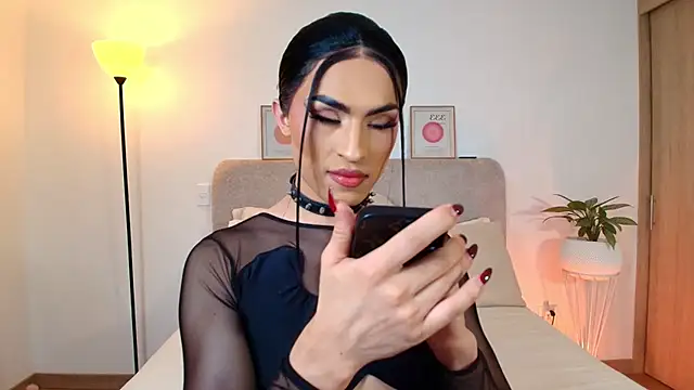 KarolPortellaa online show from 03/25/26, 11:11