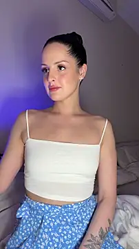 Evayra online show from 03/25/26, 08:15