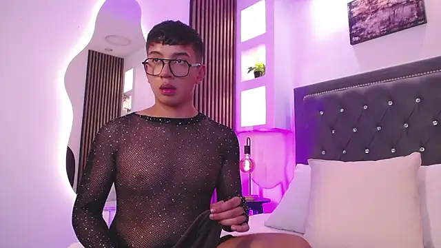 Snapshot of Fancy_Vixen chatting on 02/20/26, 06:26 Fancy Vixen online show from 02/20/26, 06:26