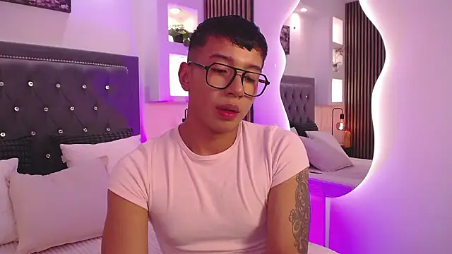 Snapshot of Fancy_Vixen chatting on 02/25/26, 03:16 Fancy Vixen online show from 02/25/26, 03:16