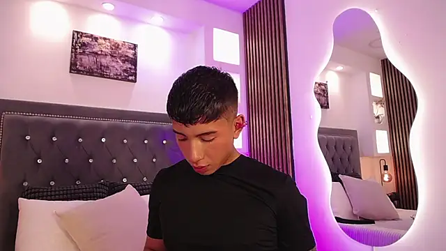 Snapshot of Fancy_Vixen chatting on 03/03/26, 02:50 Fancy Vixen online show from 03/03/26, 02:50