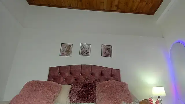 Snapshot of luna_velveth chatting on 02/02/26, 01:04 luna velveth online show from 02/02/26, 01:04