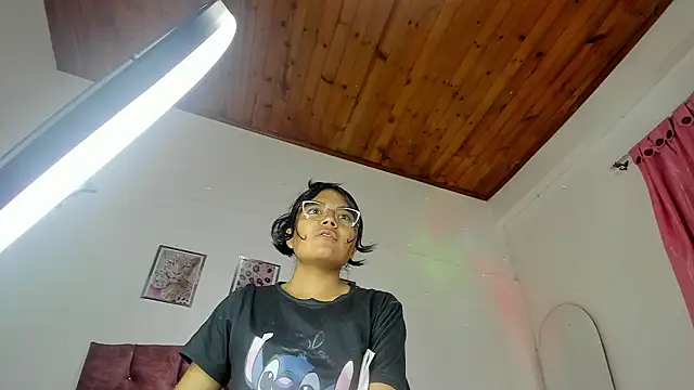 Snapshot of luna_velveth chatting on 02/21/26, 01:39 luna velveth online show from 02/21/26, 01:39