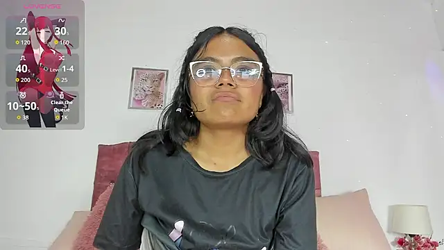 luna velveth online show from 03/24/26, 03:22