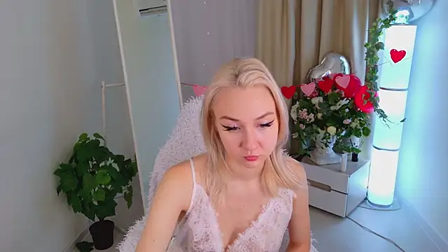 Snapshot of Audrey_Kiss chatting on 02/08/26, 07:12 Audrey Kiss online show from 02/08/26, 07:12