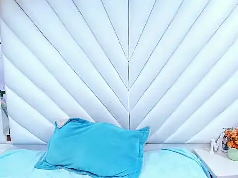 Snapshot of Lunaa_Brunettee chatting on 02/01/26, 03:05 Lunaa Brunettee online show from 02/01/26, 03:05