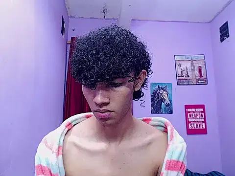 Snapshot of bigcock_twinks chatting on 02/21/26, 11:28 bigcock twinks online show from 02/21/26, 11:28