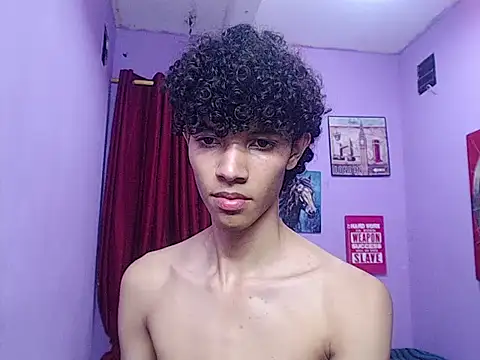 Snapshot of bigcock_twinks chatting on 02/24/26, 05:27 bigcock twinks online show from 02/24/26, 05:27