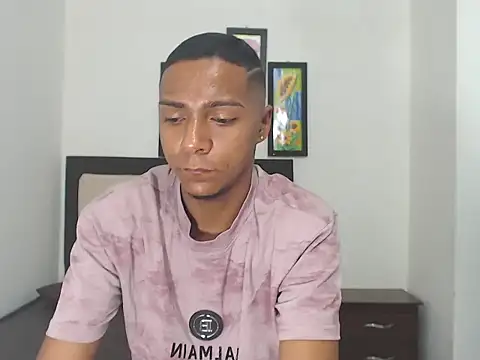 hotboyluxe online show from 02/15/26, 11:30