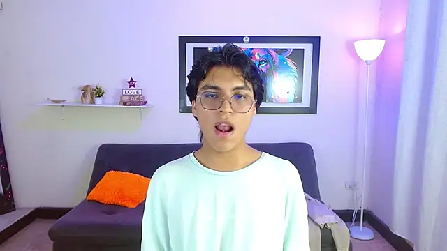 Snapshot of Maecum18 chatting on 02/16/26, 08:38 Maecum18 online show from 02/16/26, 08:38