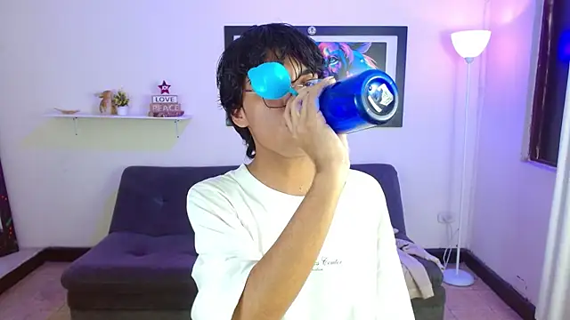 Snapshot of Maecum18 chatting on 02/17/26, 08:48 Maecum18 online show from 02/17/26, 08:48